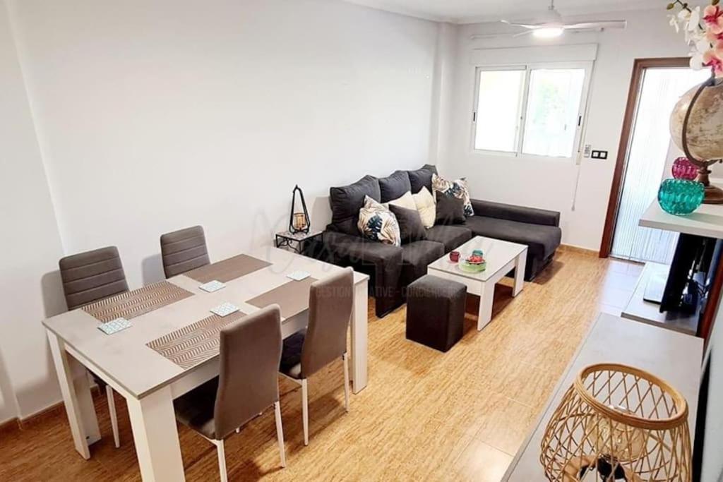 Agreable Appartement Avec Piscine Commune Сан Педро дел Пинатар Екстериор снимка
